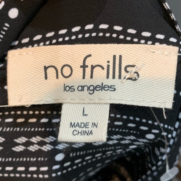 💥NWT - Black and white blouse with front tie - Picture 7 of 7